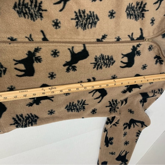 Diagonal Fleece with Reindeer size L Women’s Jacket - Picture 8 of 10